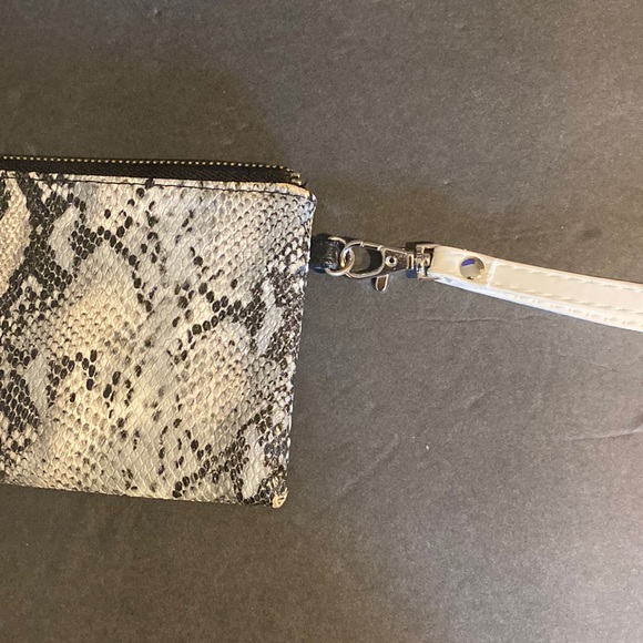 Guc. Wild fable, faux, leather reptile, print wristlet with black accents. - Picture 3 of 8